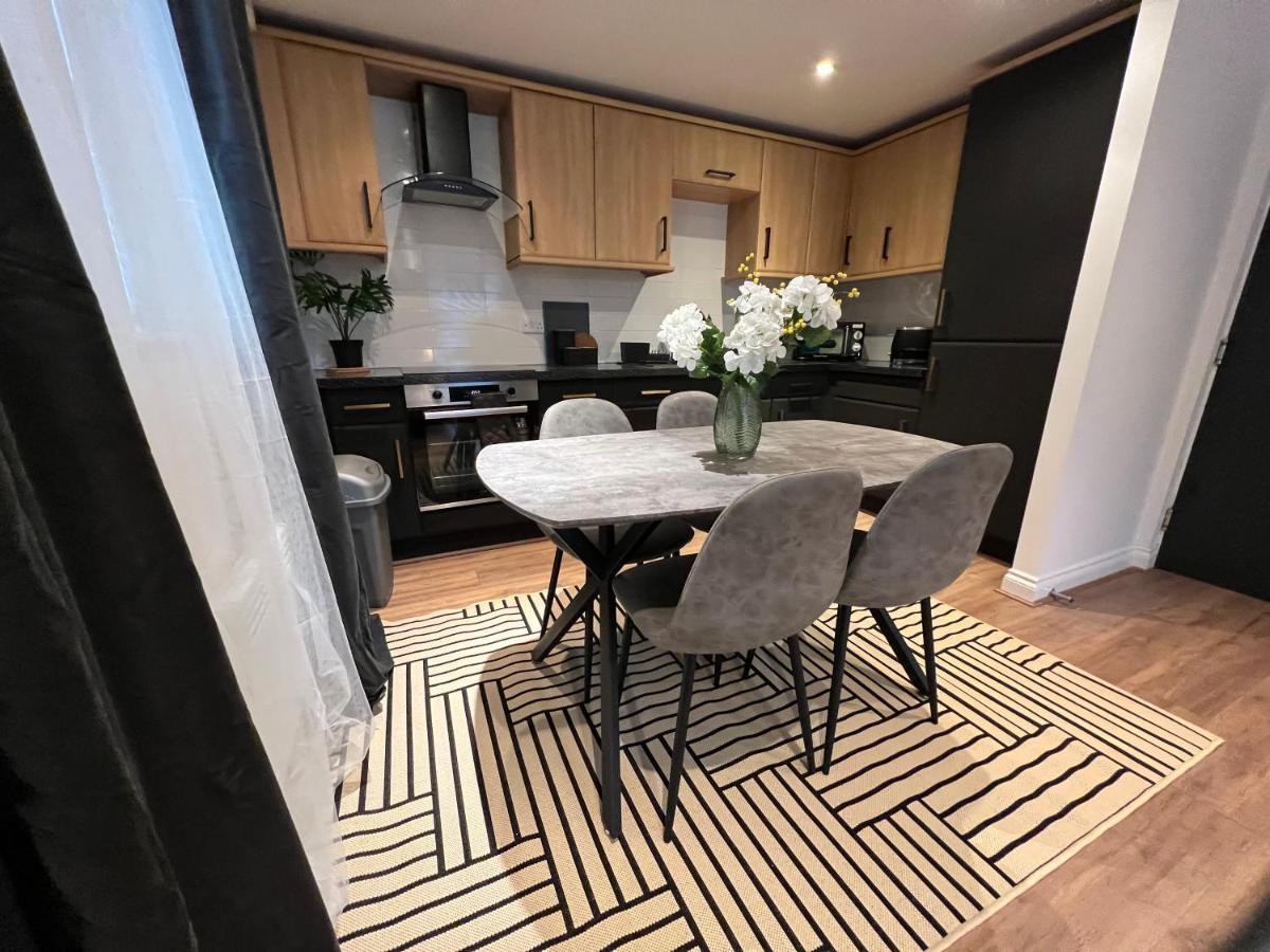 Modern 2 Bedroom Aesthetic Apt Манчестер Экстерьер фото